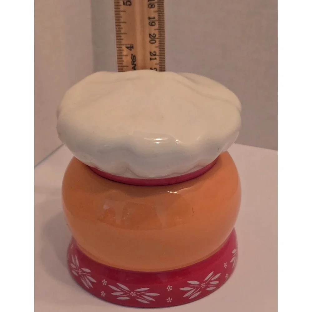 Temptations by Tara Seasonal‎ 8 OZ Ceramic Jar Chef Reindeer Orange Red White